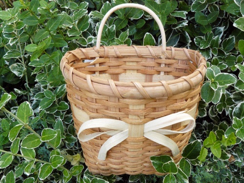 white_basket_small_161553475