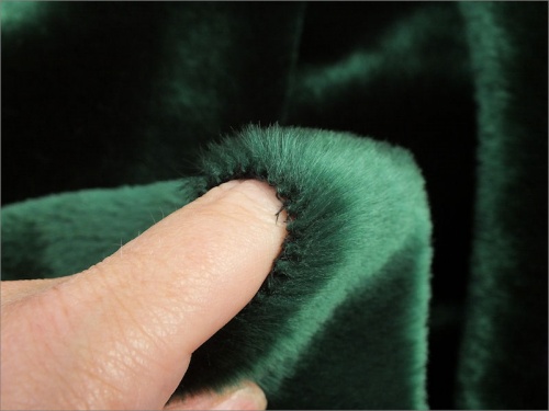 Christmas Green (Tissavel) 10mm pile O/G