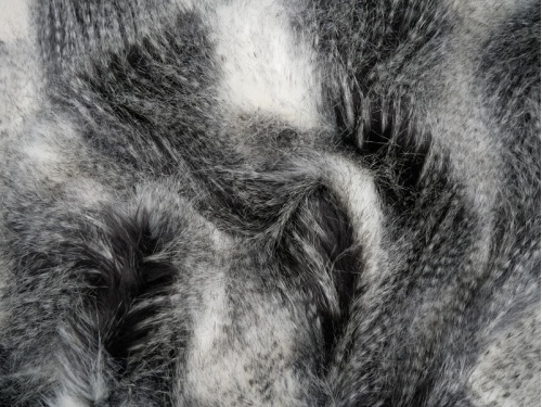 cream_black_peacock_2