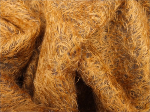 Helmbold 1/42 Golden Russet Gold 16mm Mohair 