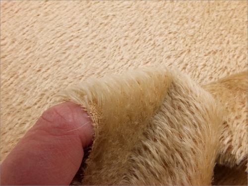 Helmbold 5/1 Pale Gold 7mm Dense Mohair 