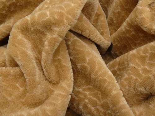 Helmbold 61/60 Golden Beige 4mm  Sculpted Mohair 