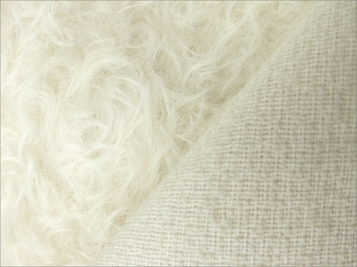 Schulte 23mm Dense Curly Ivory Mohair 66