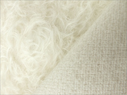 Schulte 23mm Dense Curly Ivory Mohair 66